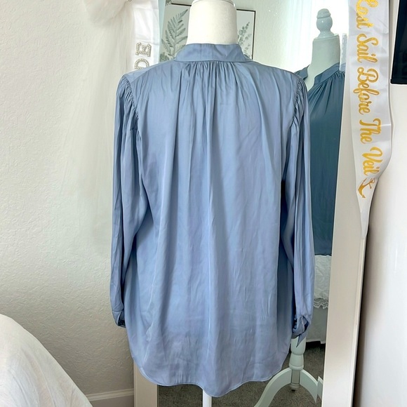 Margaret O’Leary Satin Long Sleeve Romantic Light Blue Blouse Medium - Picture 4 of 9